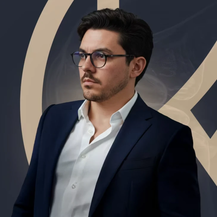 Retrato do Dr. Rodrigo F. Muller de blazer azul-marinho